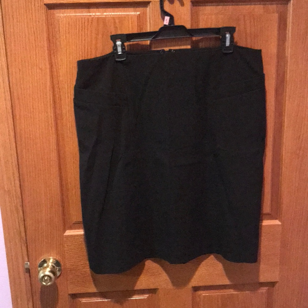 Knee-length skirt